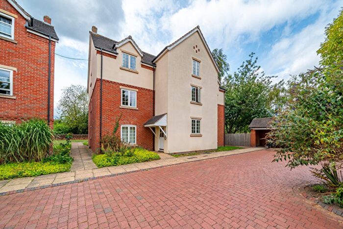 2 Bedroom Flat For Sale In Dann Place, Wilford, NG11