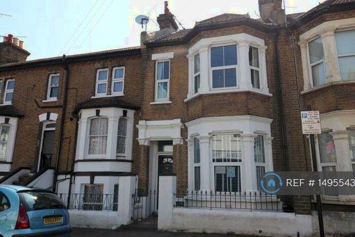 3 Bedroom End Of Terrace House To Rent In Queens Road, Southend-On-Sea, SS1