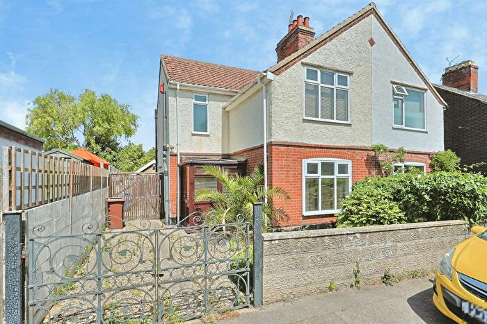 3 Bedroom Semi Detached House For Sale In Speke Street, Norwich, NR2
