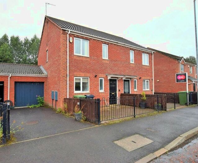 3 Bedroom Semi-Detached House To Rent In Johnson Street, Gateshead, Tyne And Wear, NE8