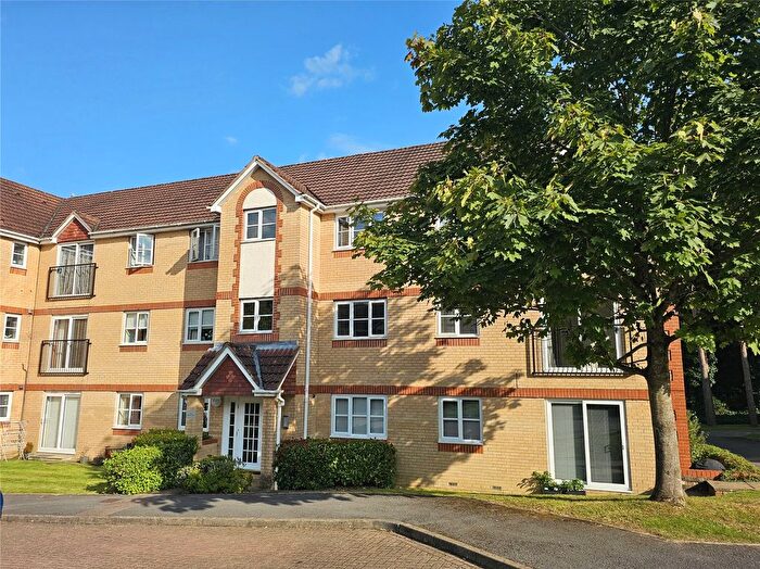 2 Bedroom Flat To Rent In Dakin Close, Maidenbower, Crawley, West Sussex, RH10