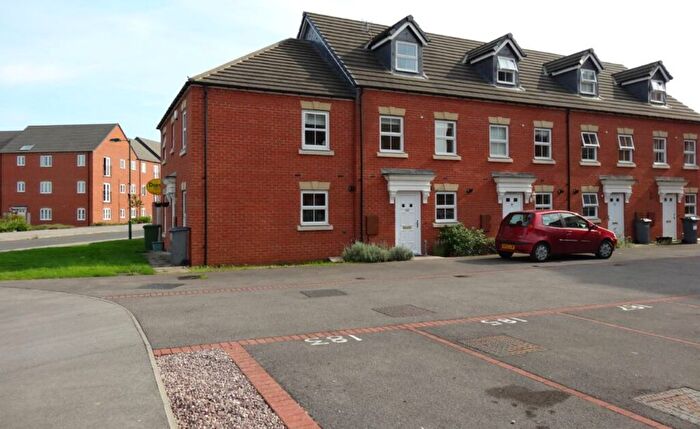 3 Bedroom Town House To Rent In Wharf Lane, Solihull, B91
