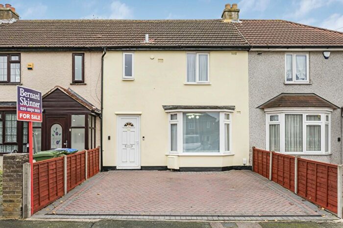 3 Bedroom Terraced House For Sale In Kingsholm Gardens, Eltham, SE9