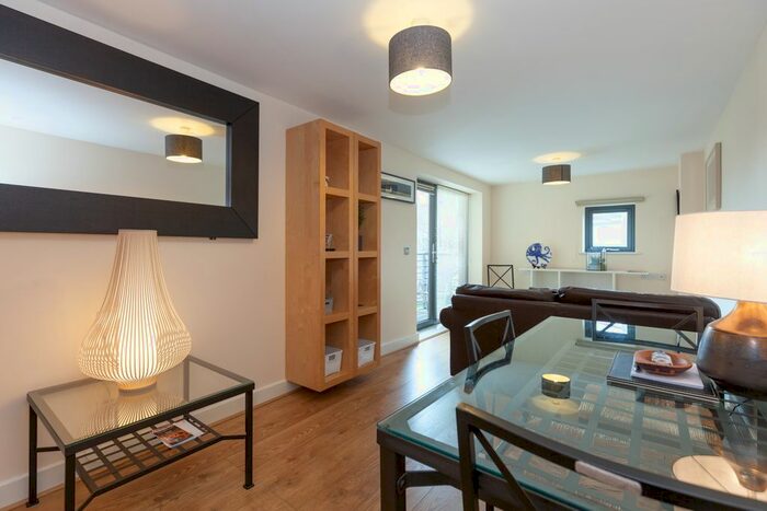 1 Bedroom Flat To Rent In Empress Court, Woodin's Way, Oxford, OX1