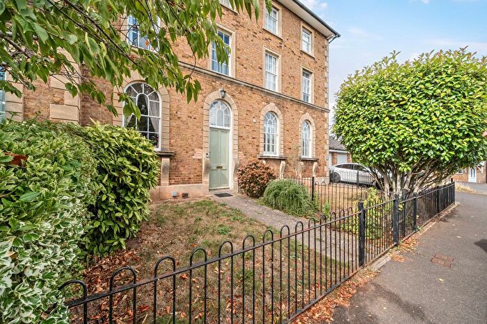 3 Bedroom Terraced House For Sale In Trinity Road, Taunton, TA1