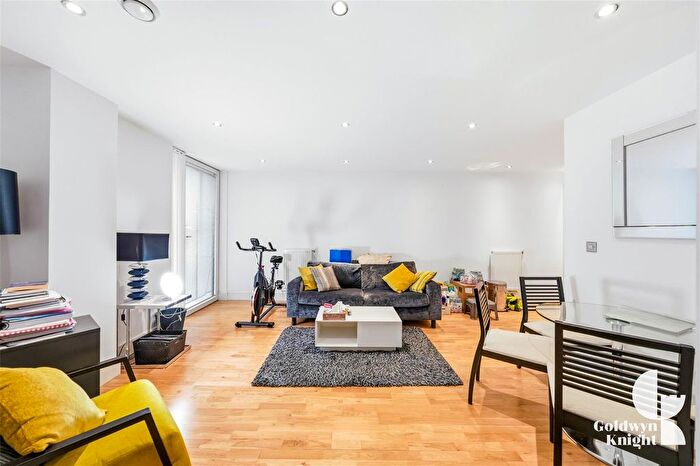 1 Bedroom Flat For Sale In Dowells Street, London, SE10