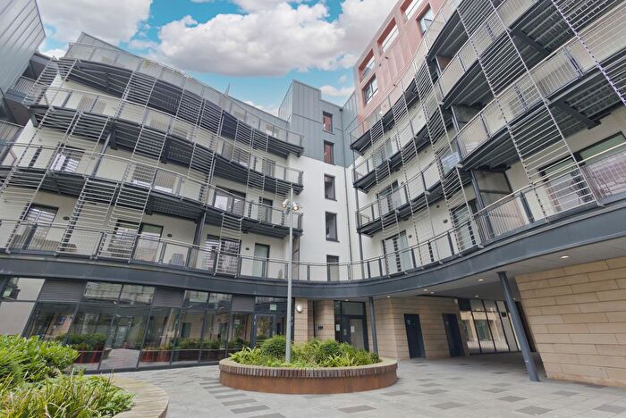 2 Bedroom Flat For Sale In / Shoemakers Square, Edinburgh, EH8