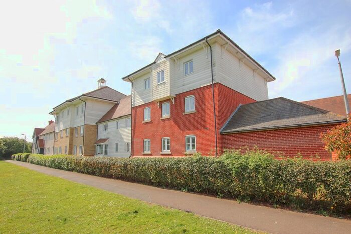 2 Bedroom Flat To Rent In Oxton Close, Rowhedge, Colchester, CO5