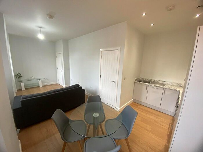 2 Bedroom Apartment To Rent In Victoria Riverside, Leeds, LS10