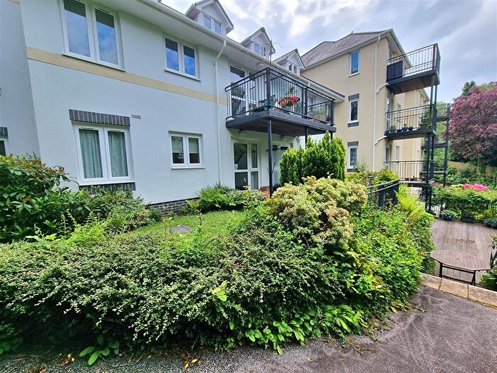 1 Bedroom Property For Sale In Dunheved Road, Launceston, PL15