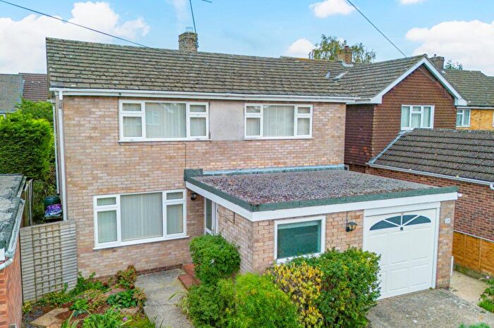 3 Bedroom Detached House For Sale In Charter Road, Newbury, Berkshire, RG14