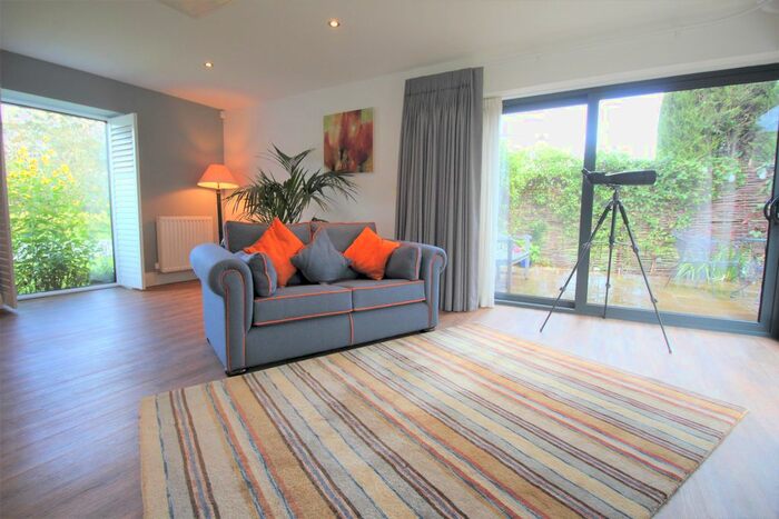 1 Bedroom Barn Conversion To Rent In Radcliffe Road, Holme Pierrepont, Nottingham, NG12