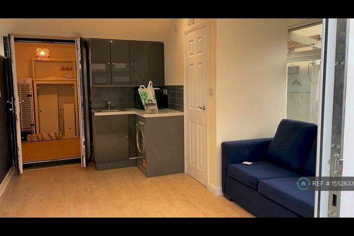 Studio To Rent In Rosehip Road, Cambridge, CB4