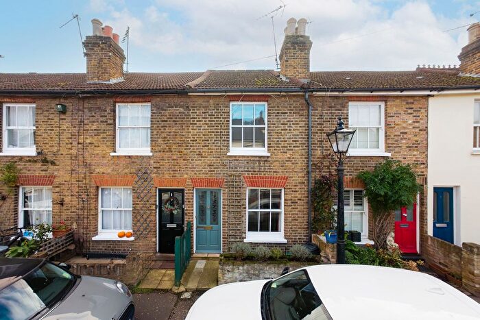 2 Bedroom Terraced House For Sale In Lorne Road, Richmond, TW10