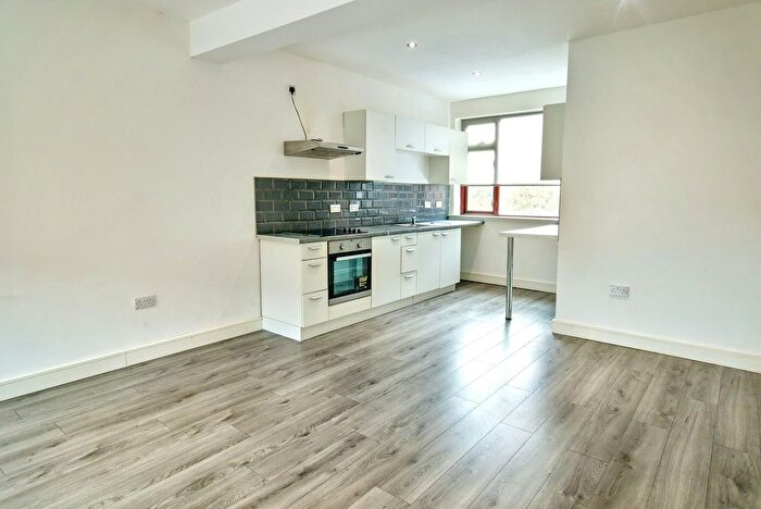 2 Bedroom Flat To Rent In Wargrave Road, Newton-Le-Willows, WA12