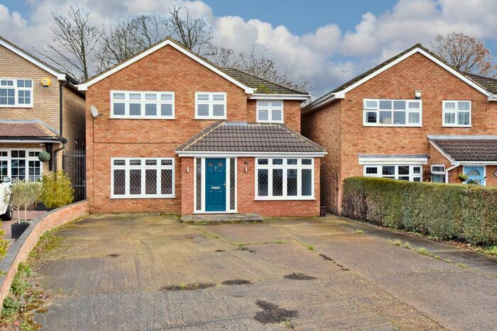 4 Bedroom Detached House To Rent In Appletree Walk, Watford, WD25