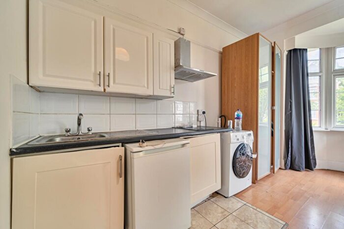 Flat To Rent In Finchley Road London, NW3