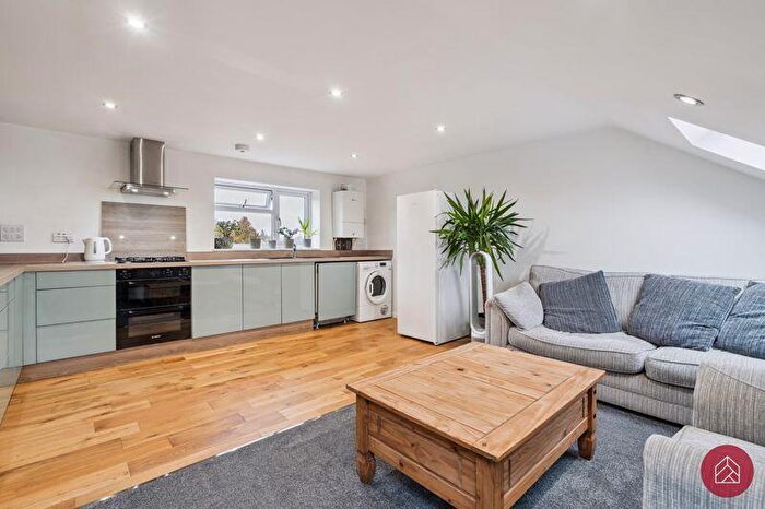 3 Bedroom Flat For Sale In Donnington Bridge Road, Oxford, OX4