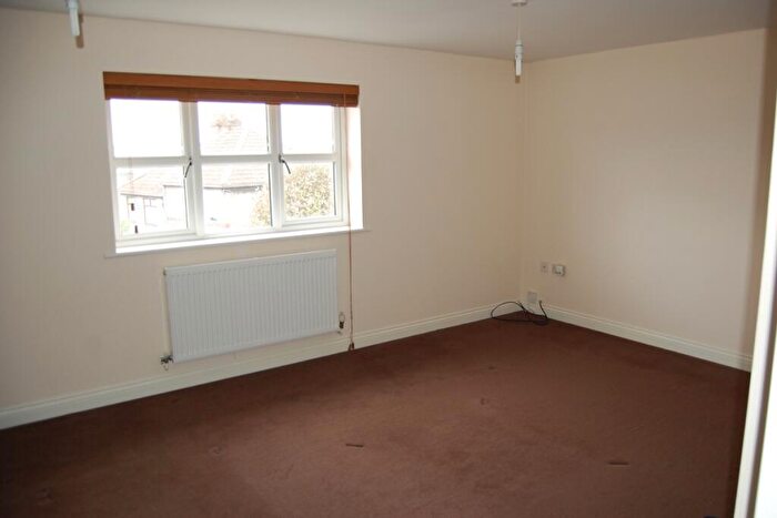 2 Bedroom Flat To Rent In Chase Road, Kingswood, Bristol, BS15