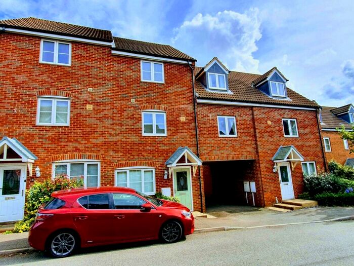 3 Bedroom Town House To Rent In Thorneydene Gardens, Grantham, NG31