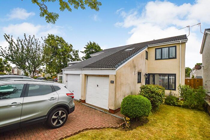 3 Bedroom Semi-Detached House For Sale In Bruntsfield Avenue, Kilwinning, KA13