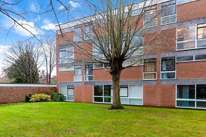 2 Bedroom Maisonette To Rent In Butler Close, Oxford, OX2