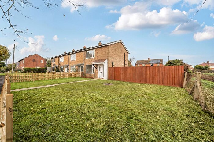 2 Bedroom Semi Detached House For Sale In Rosehill Crescent, Twyford, Buckinghamshire, MK18