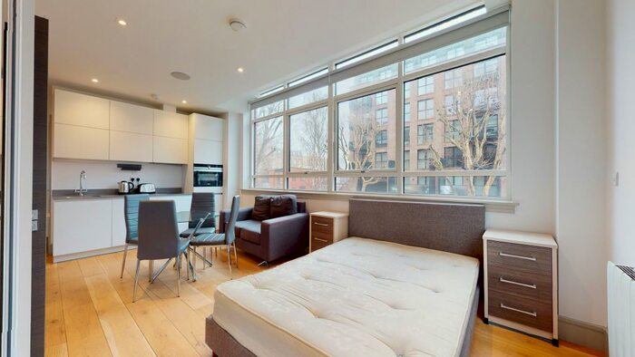 Studio To Rent In Lawrence Road, London, N15
