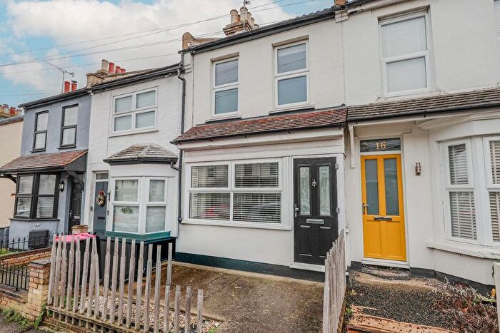 2 Bedroom Terraced House For Sale In Leighville Grove, Leigh-On-Sea, SS9
