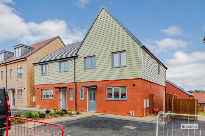 3 Bedroom Property To Rent In Carnelian Avenue, Wellingborough, NN8