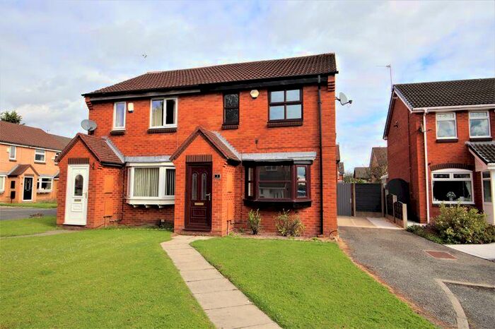 3 Bedroom Semi-Detached House To Rent In Whitewell Close, Bury, BL9