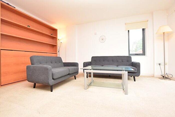 1 Bedroom Apartment To Rent In The Chimes, Vicar Lane, S1