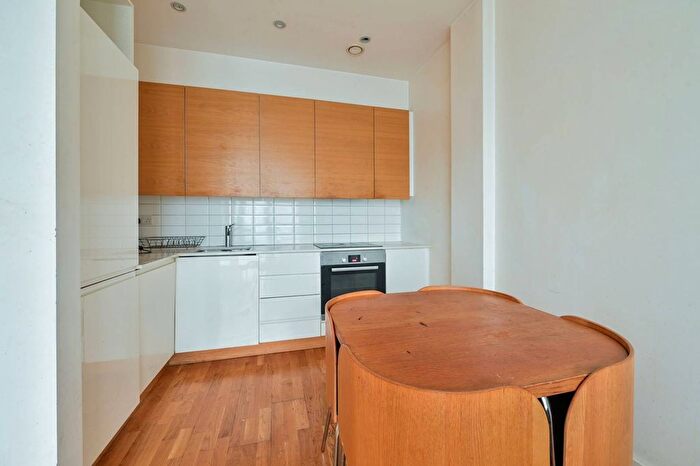 1 Bedroom Flat To Rent In Old Kent Road, Bermondsey, London, SE1