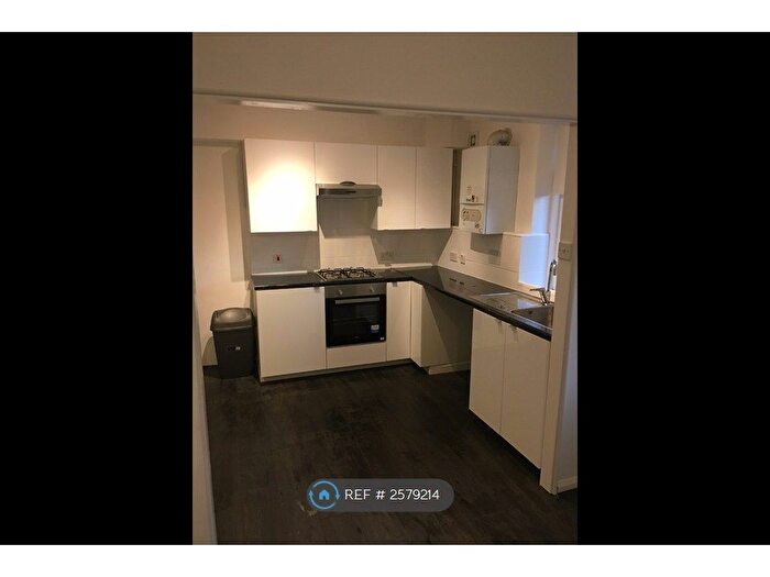 3 Bedroom Flat To Rent In Worthington Street, Dover, CT17