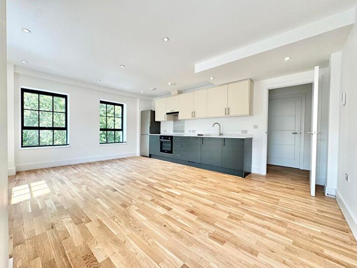 1 Bedroom Flat To Rent In North Gate House, Seven Sisters Road, N15