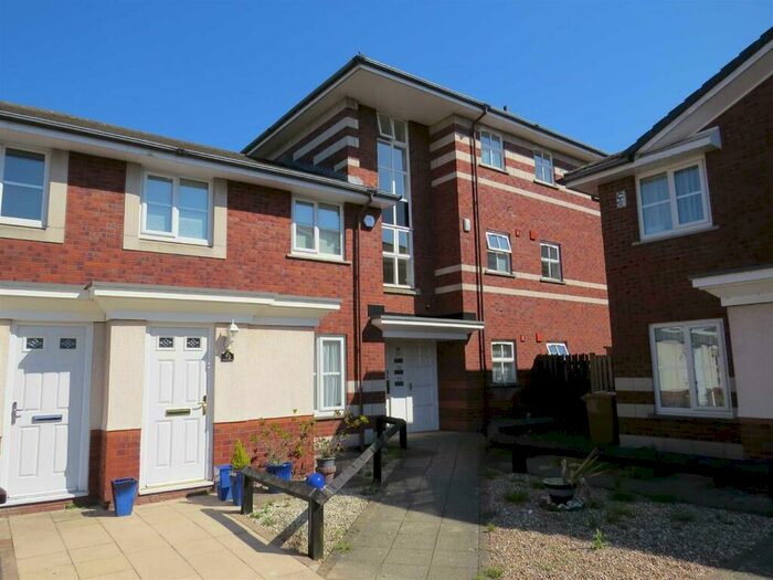 2 Bedroom Apartment To Rent In Linen Court, Trinity Riverside, M3