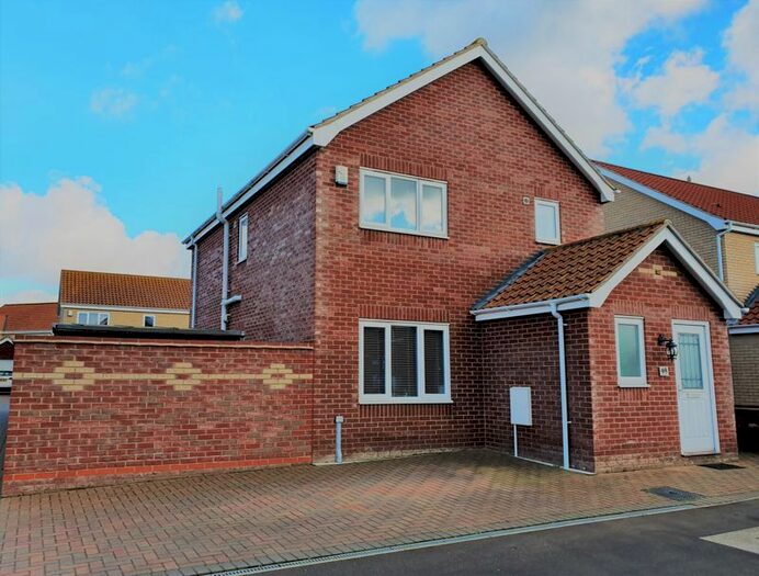3 Bedroom Detached House To Rent In Kings Drive, Bradwell, Great Yarmouth, NR31
