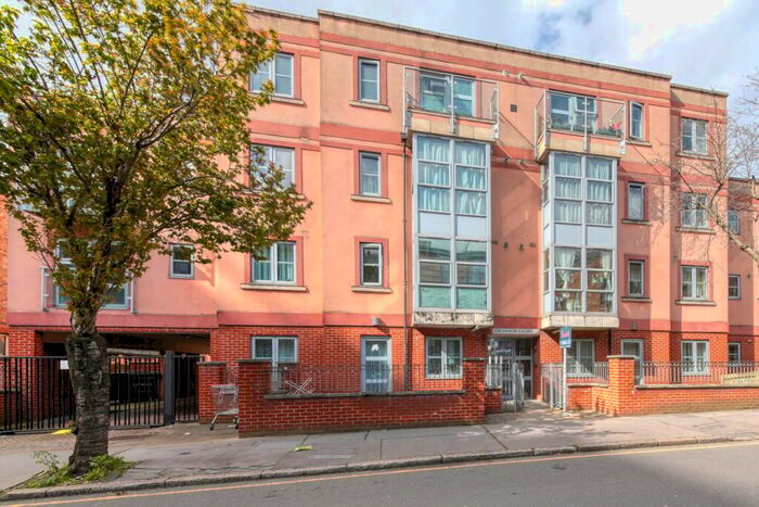 2 Bedroom Flat For Sale In Campbell Road, Croydon, CR0