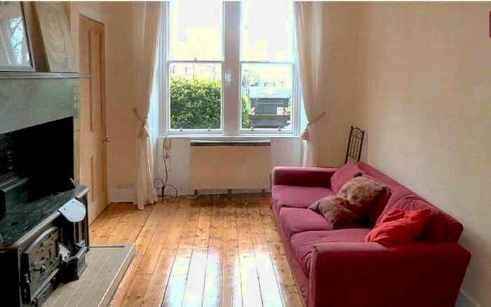 2 Bedroom Flat To Rent In Murieston Terrace, Dalry, Edinburgh, EH11