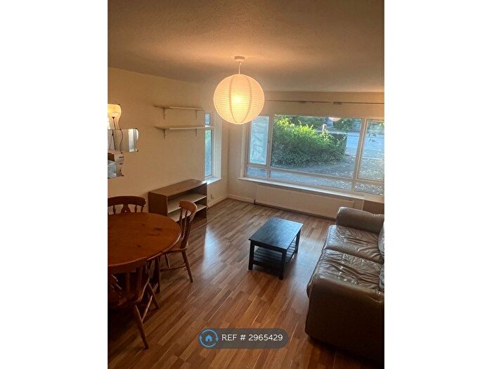 2 Bedroom Flat To Rent In Headingley, Leeds, LS6