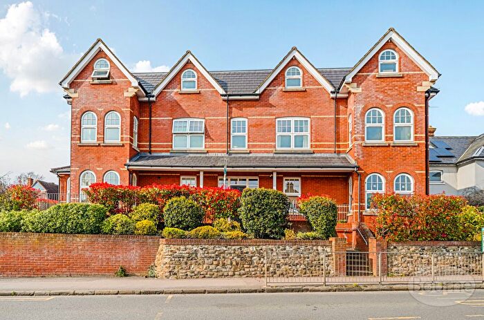 2 Bedroom Flat For Sale In Hale Road, Farnham, Surrey, GU9