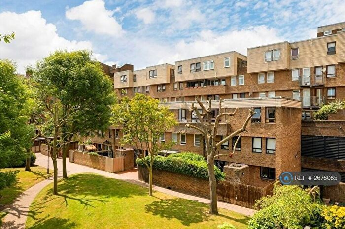 3 Bedroom Flat To Rent In Burr Close, London, E1W