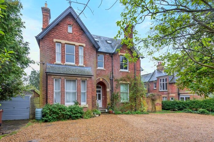 2 Bedroom Flat To Rent In Queens Road, Tunbridge Wells, TN4