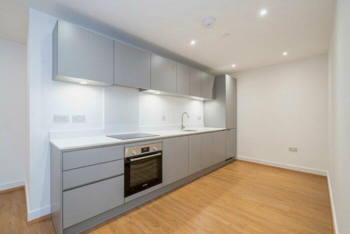 1 Bedroom Apartment To Rent In DovePark, Whyteleafe House, Well Farm Road, Whyteleafe, CR3