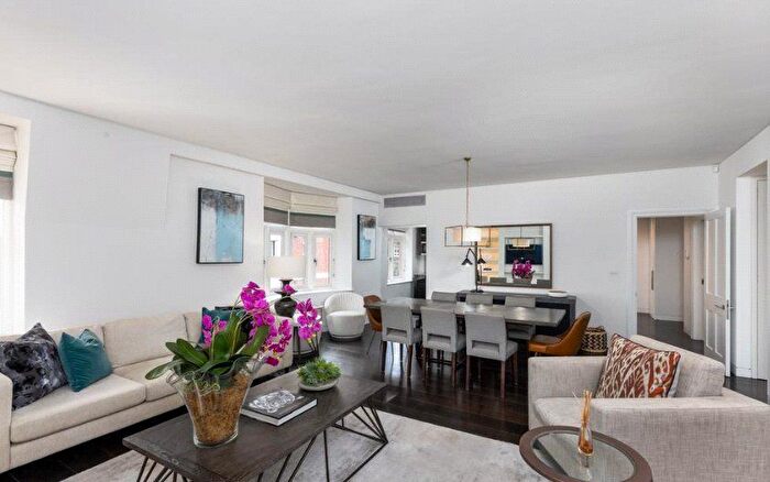 1 Bedroom Flat To Rent In Duke Street, Mayfair, London, W1K