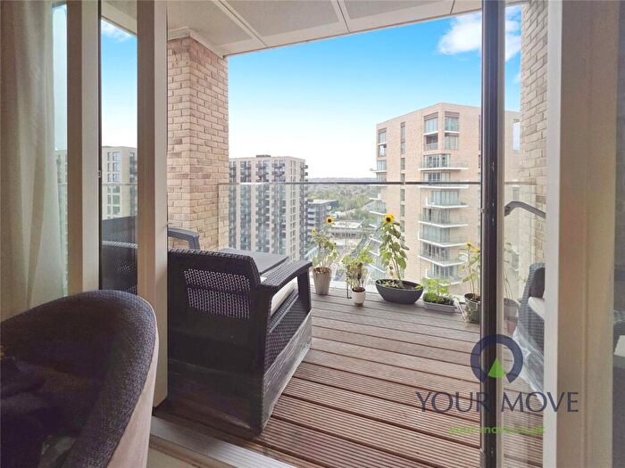 2 Bedroom Penthouse For Sale In Kidbrooke Park Road, London, SE3