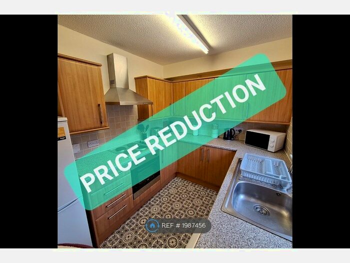 2 Bedroom Flat To Rent In Wallace Court, Stirling, FK8