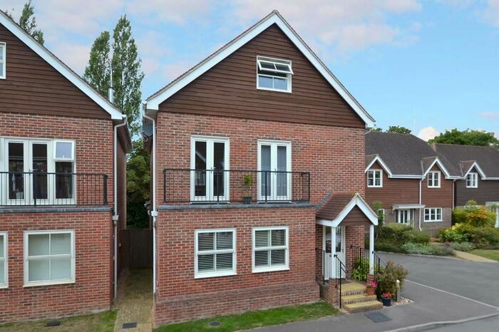 5 Bedroom Detached House To Rent In Pendenza, Cobham, KT11