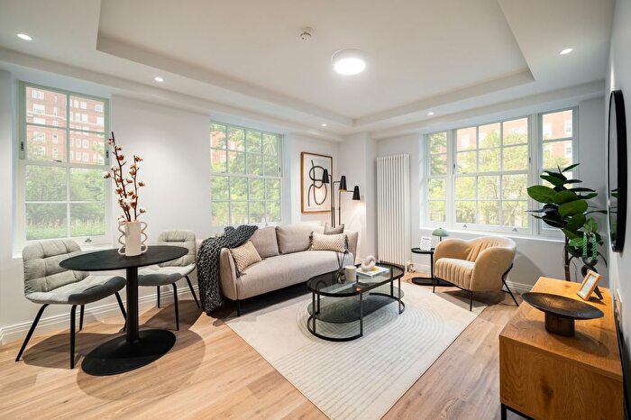 2 Bedroom Flat To Rent In Duncan House, Dolphin Square, Chichester Street, London, SW1V