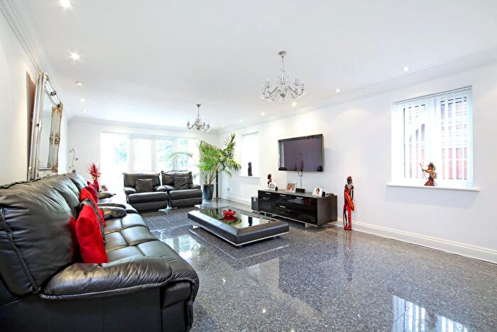 6 Bedroom Detached House To Rent In Winkfield Road, Windsor, SL4